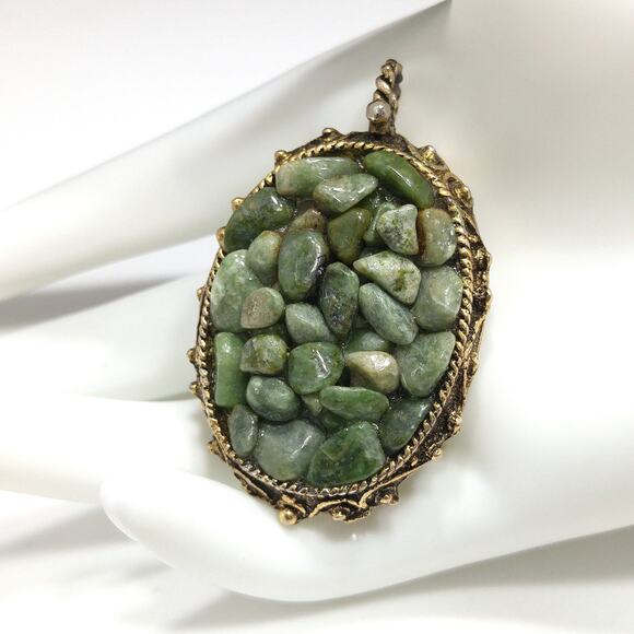 Chrysoprase Gemstones Pendant, Gold Plated Frame, 1970s Vintage Jewelry - Picture 2 of 10